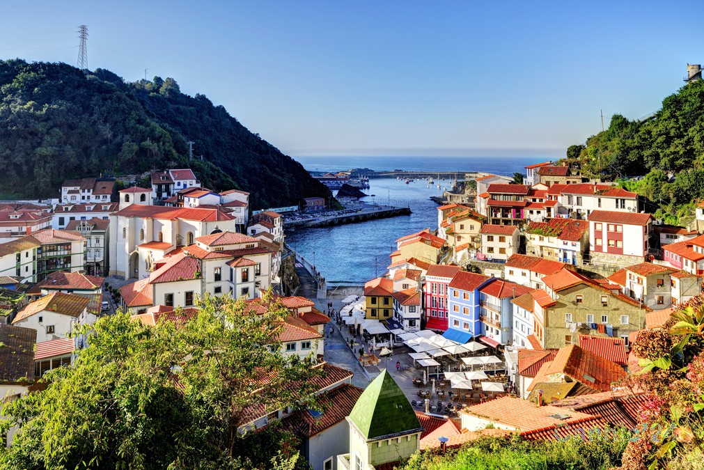 20241102_Cudillero_10_fused_01.jpg