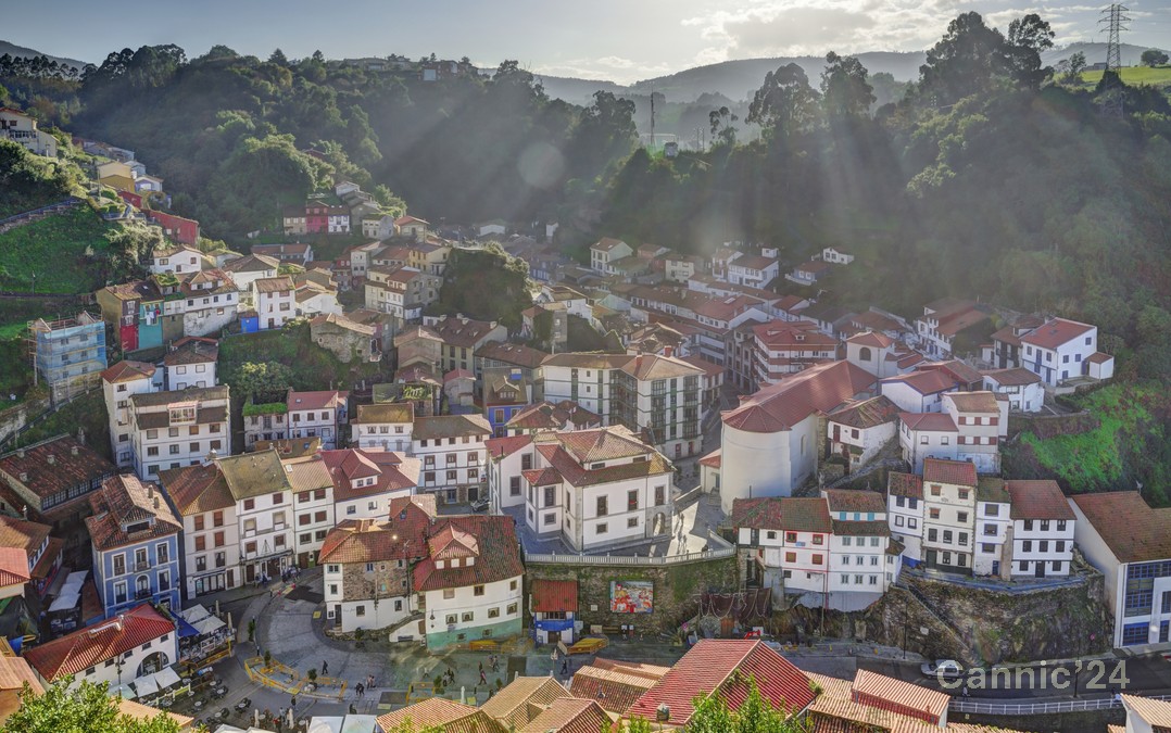 20241102_Cudillero_11_fused_01.jpg
